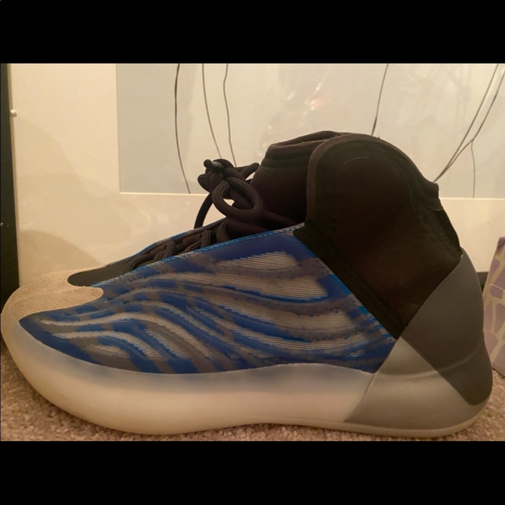 Yeezy QNTM SIZE 7.5